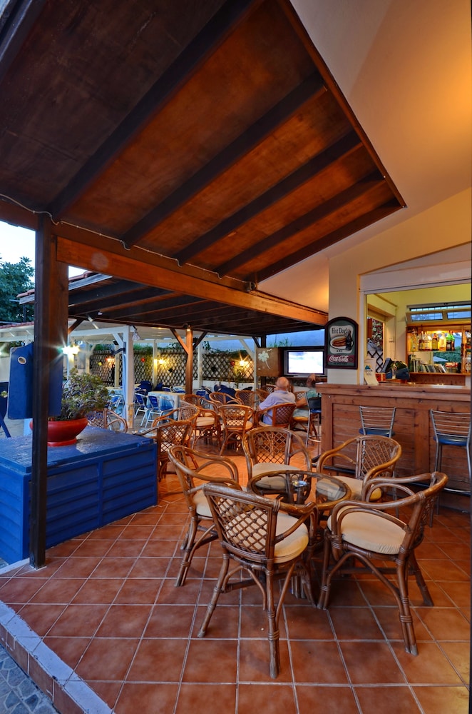Aspro Spiti — Restaurant & bars in Tigaki, South Aegean