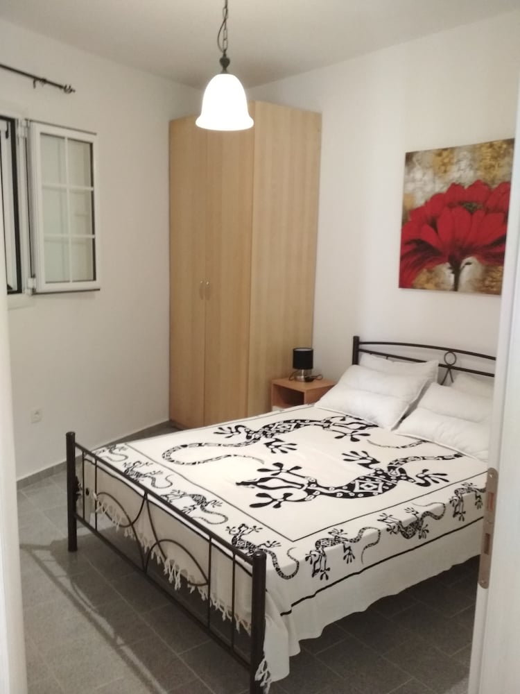 Oskars Studios & Apartments — Hotel rooms in Lassi, Ionian Islands