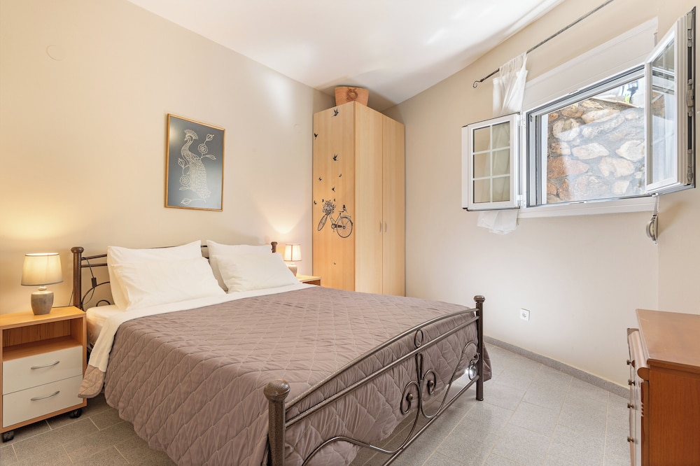 Oskars Studios & Apartments — Hotel rooms in Lassi, Ionian Islands
