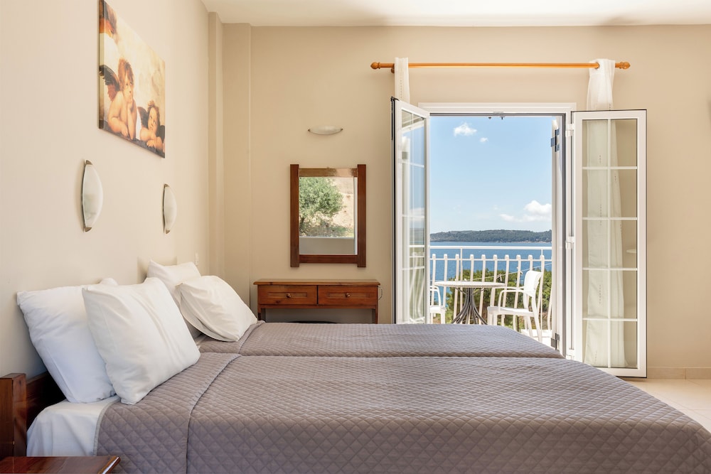 Oskars Studios & Apartments — Hotel rooms in Lassi, Ionian Islands