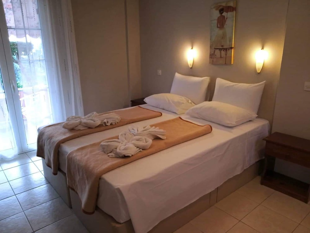 Oskars Studios & Apartments — Hotel rooms in Lassi, Ionian Islands