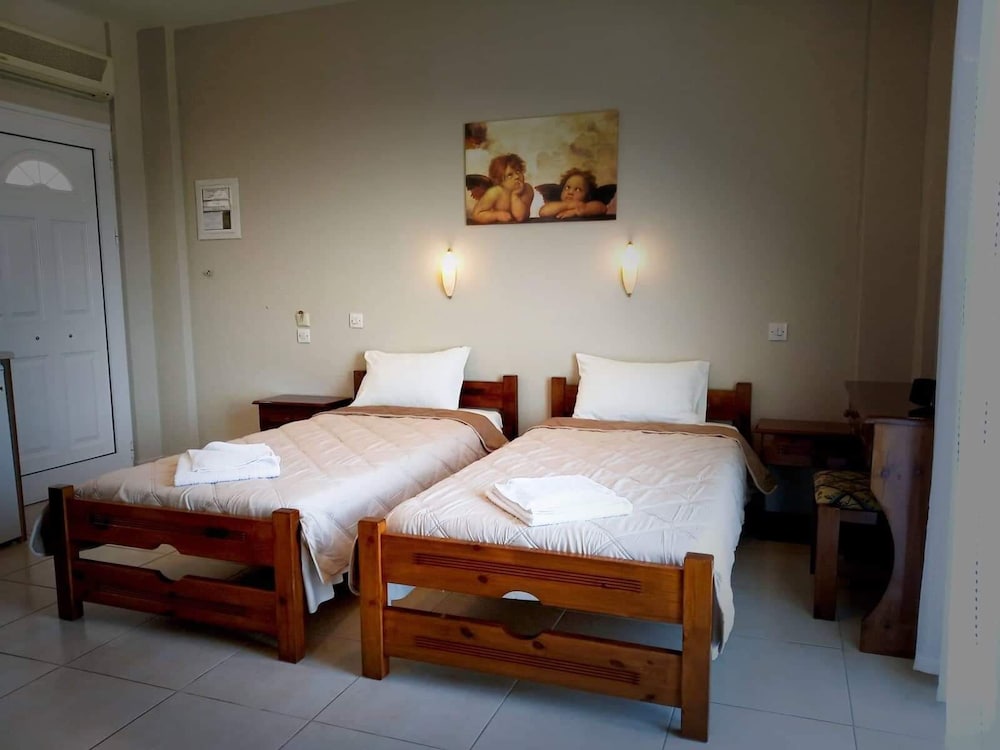 Oskars Studios & Apartments — Hotel rooms in Lassi, Ionian Islands