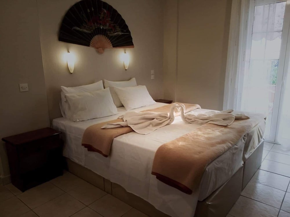 Oskars Studios & Apartments — Hotel rooms in Lassi, Ionian Islands