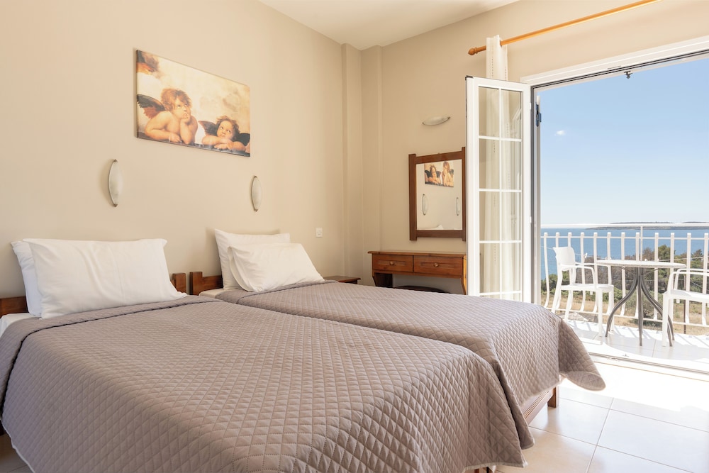 Oskars Studios & Apartments — Hotel rooms in Lassi, Ionian Islands