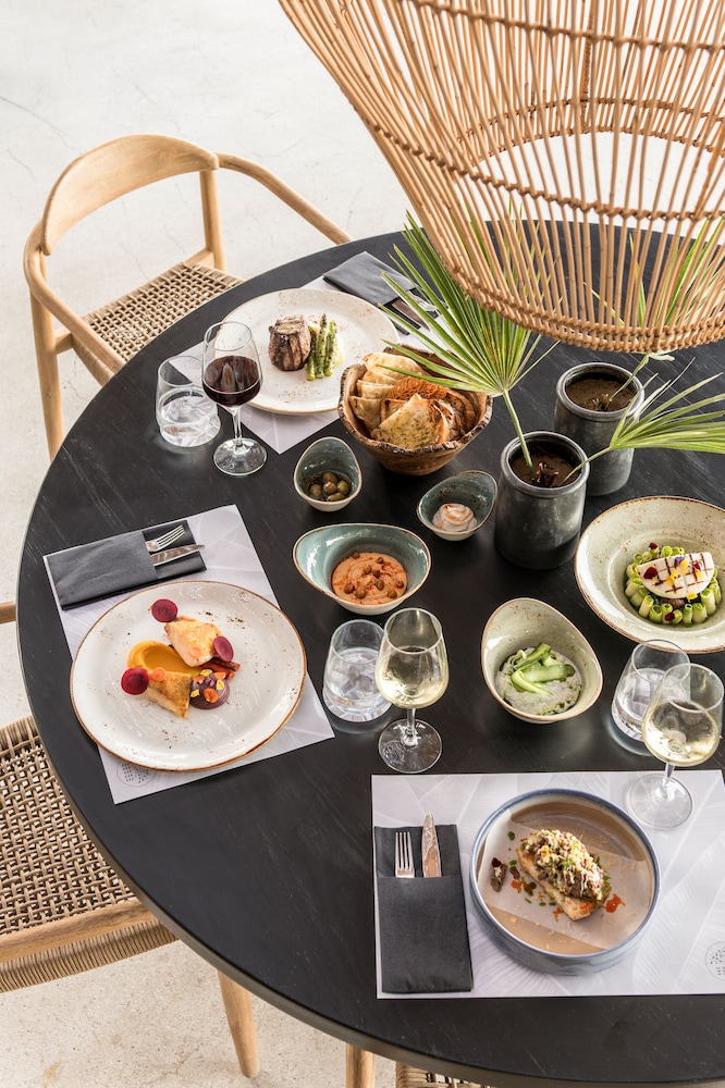 Lindos Aqua Terra — Restaurant & bars in Lindos, South Aegean