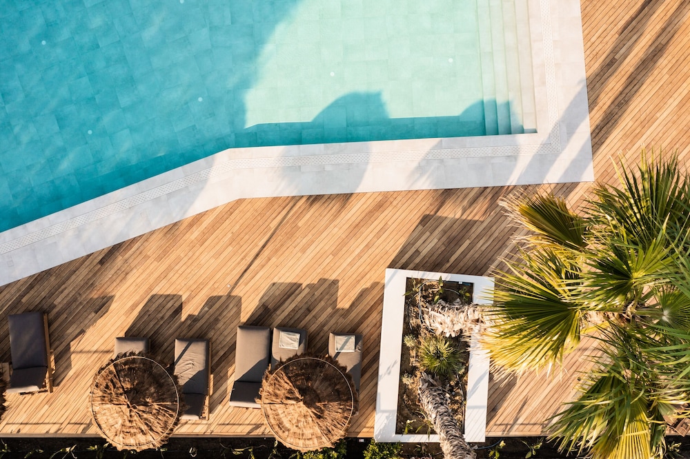 Lindos Aqua Terra — Swimming pool in Lindos, South Aegean