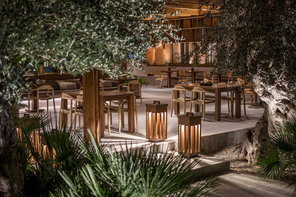 Lindos Aqua Terra — Restaurant & bars in Lindos, South Aegean