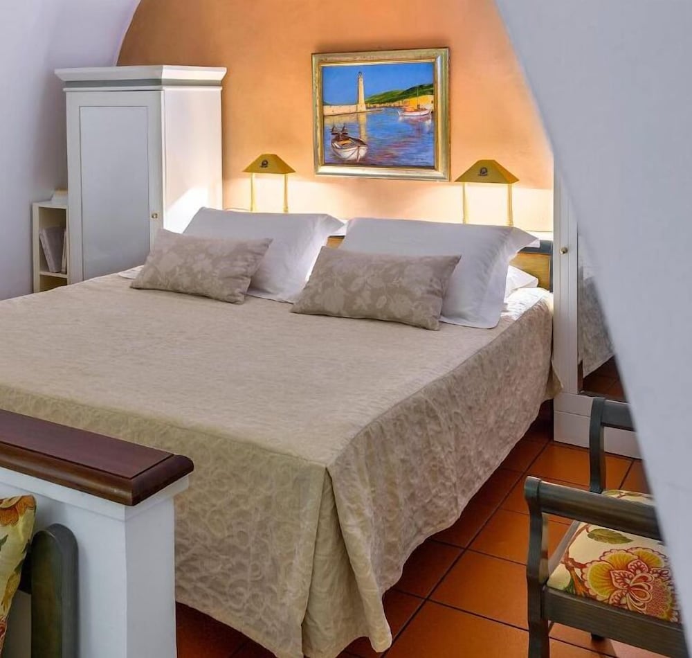 Rimondi Boutique Hotels-Small Luxury Hotels of the World — Hotel rooms in Rethymnon