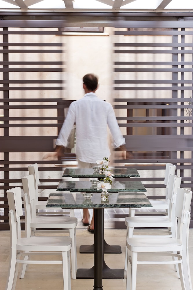 Rimondi Boutique Hotels-Small Luxury Hotels of the World — Restaurant & bars in Rethymnon