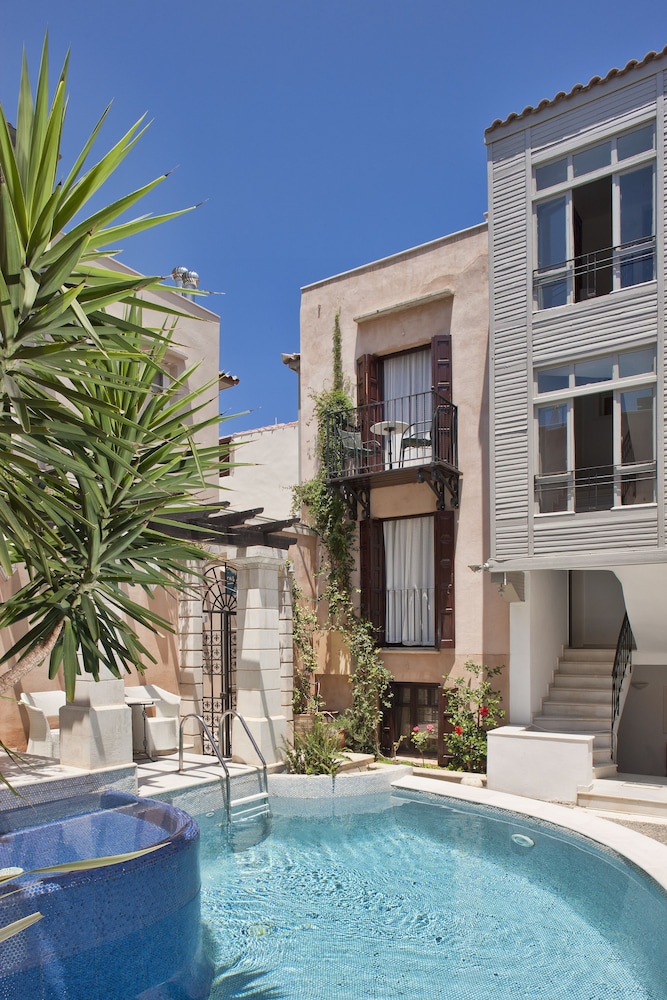 Rimondi Boutique Hotels-Small Luxury Hotels of the World — Swimming pool in Rethymnon