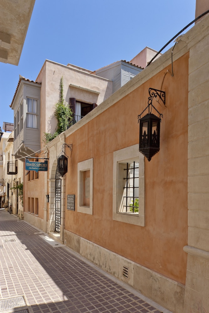 Rimondi Boutique Hotels-Small Luxury Hotels of the World — Hotel building in Rethymnon