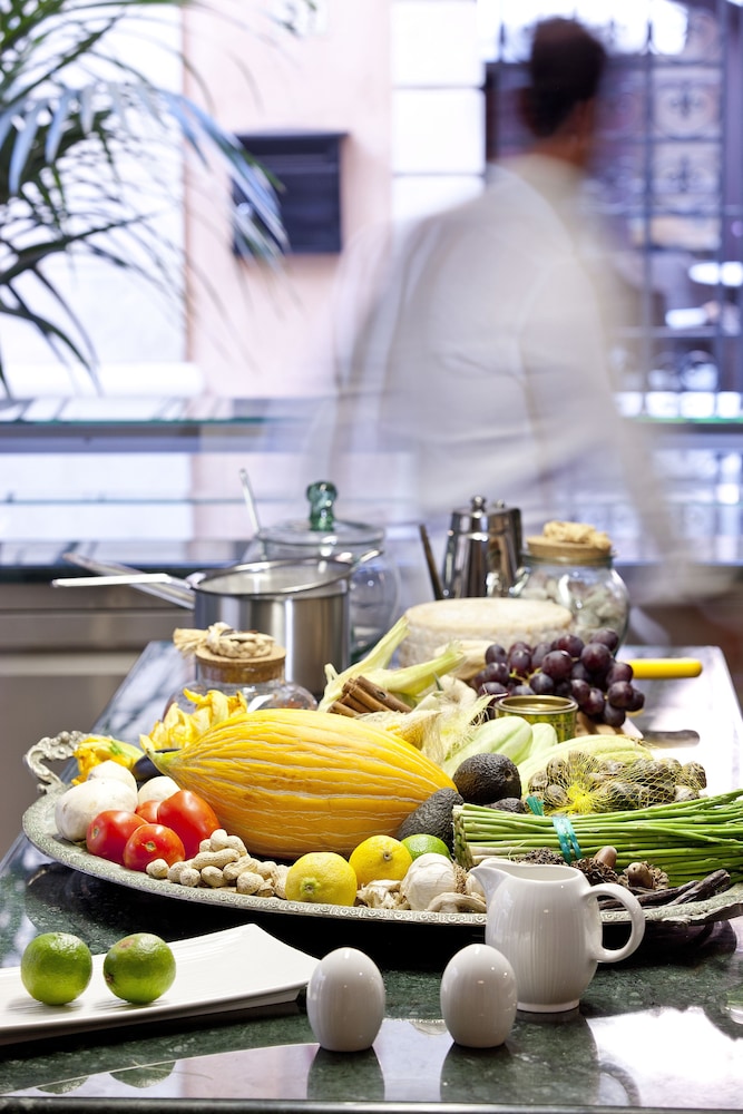 Rimondi Boutique Hotels-Small Luxury Hotels of the World — Restaurant & bars in Rethymnon