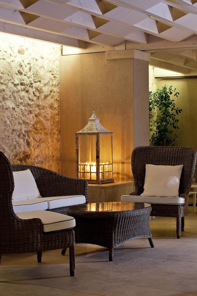 Rimondi Boutique Hotels-Small Luxury Hotels of the World — Restaurant & bars in Rethymnon
