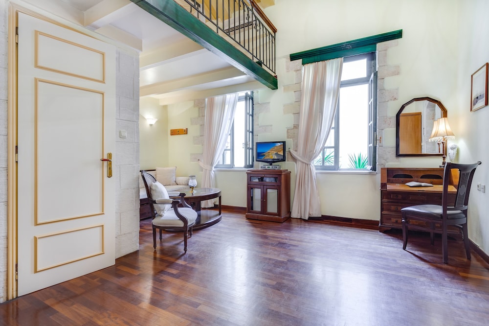 Casa Leone Hotel — Hotel rooms in Chania