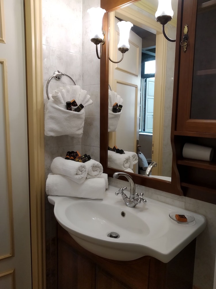 Casa Leone Hotel — Hotel rooms in Chania