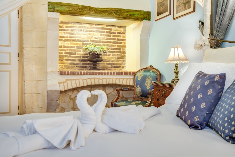 Casa Leone Hotel — Hotel rooms in Chania