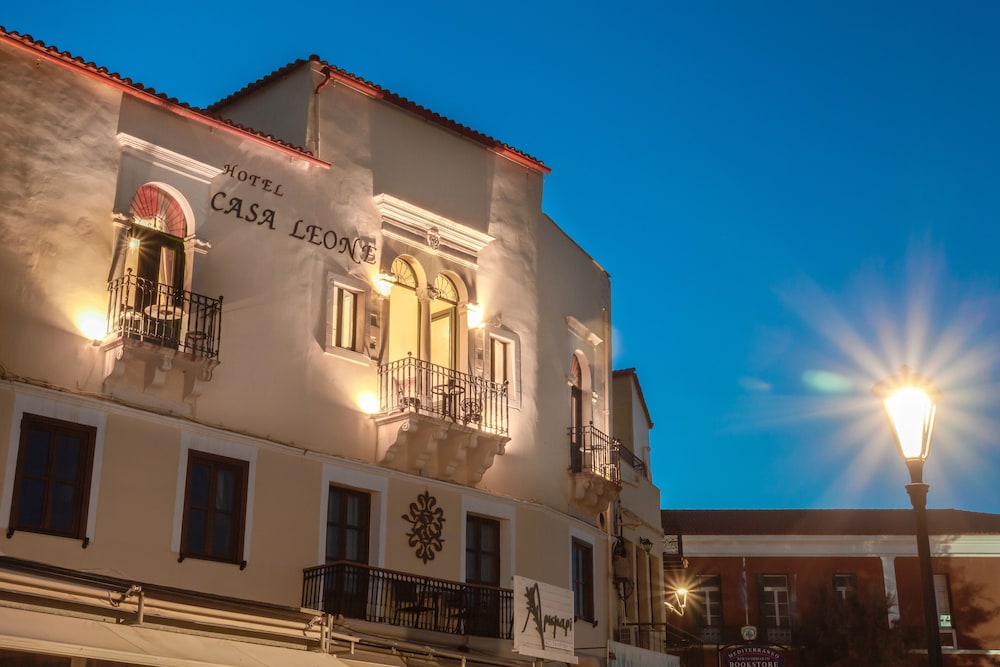 Casa Leone Hotel — Hotel building in Chania