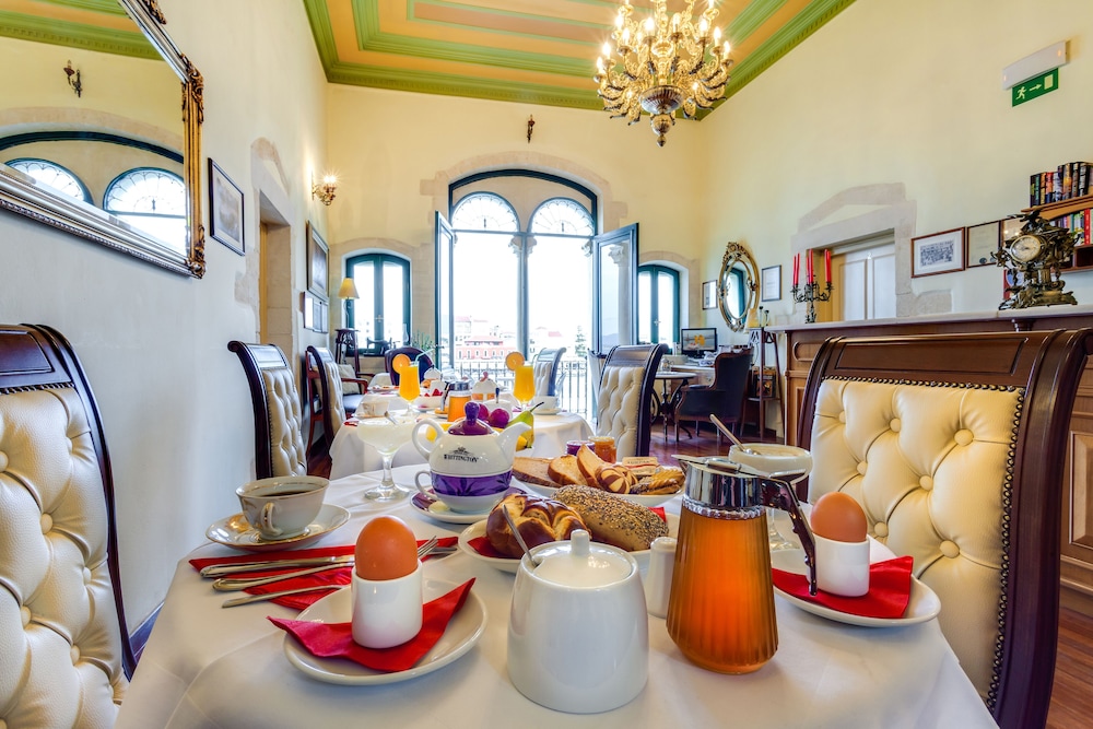 Casa Leone Hotel — Restaurant & bars in Chania