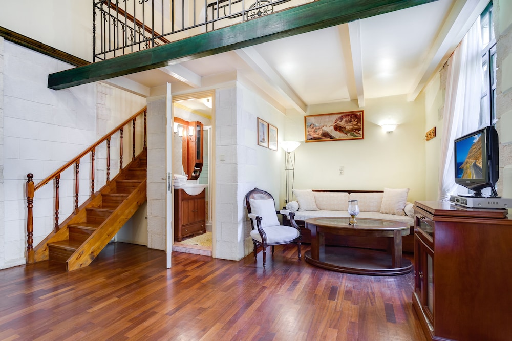 Casa Leone Hotel — Hotel rooms in Chania