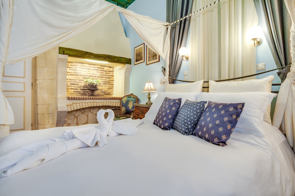 Casa Leone Hotel — Hotel rooms in Chania