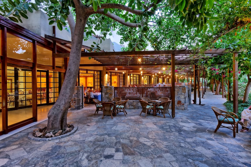 Apollonia Beach Resort & Spa — Restaurant & bars in Gazi