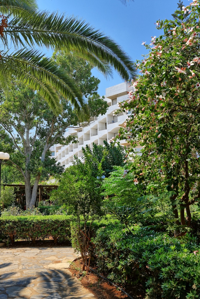 Apollonia Beach Resort & Spa — Hotel building in Gazi