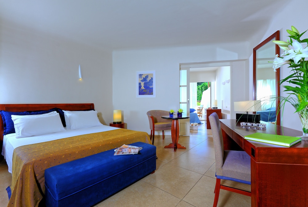 Apollonia Beach Resort & Spa — Hotel rooms in Gazi