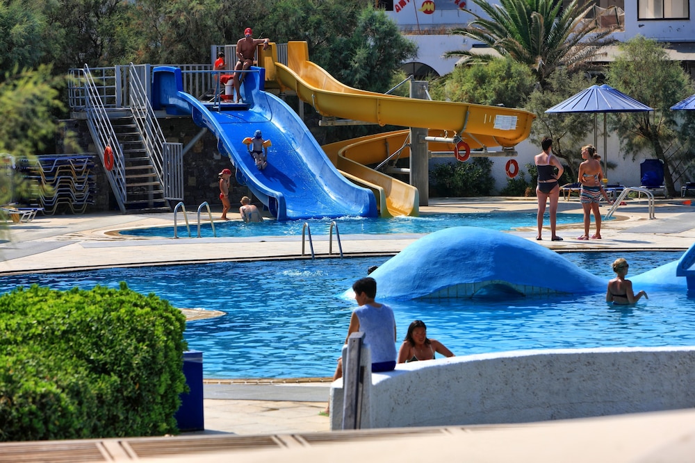 Apollonia Beach Resort & Spa — Swimming pool in Gazi