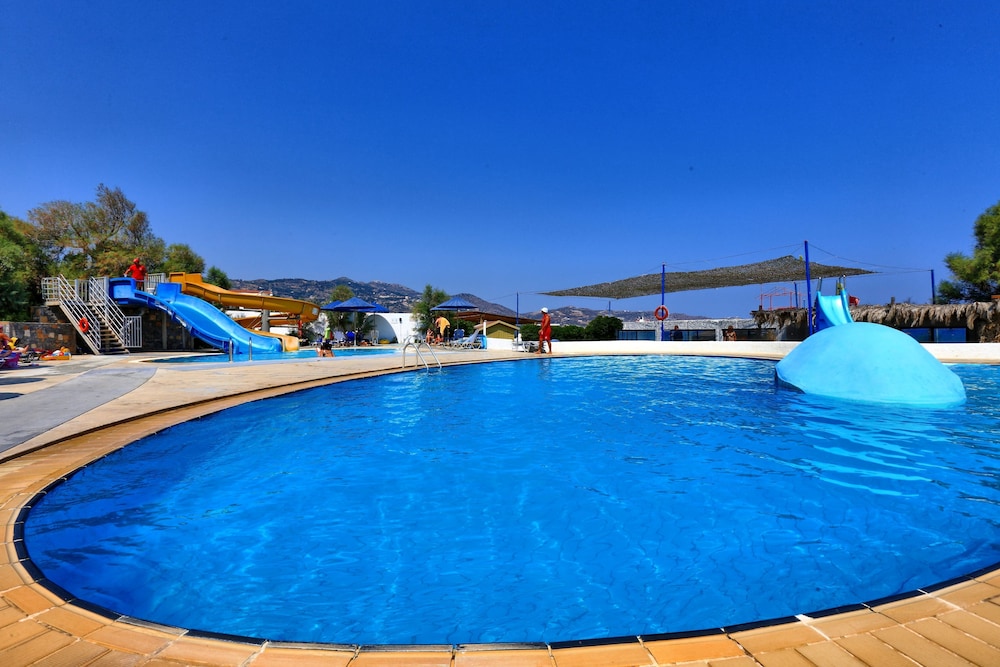 Apollonia Beach Resort & Spa — Swimming pool in Gazi