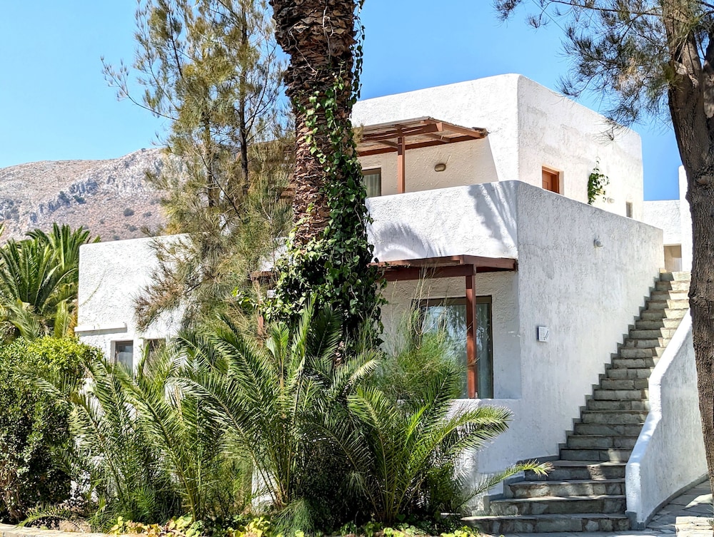 Apollonia Beach Resort & Spa — Hotel building in Gazi