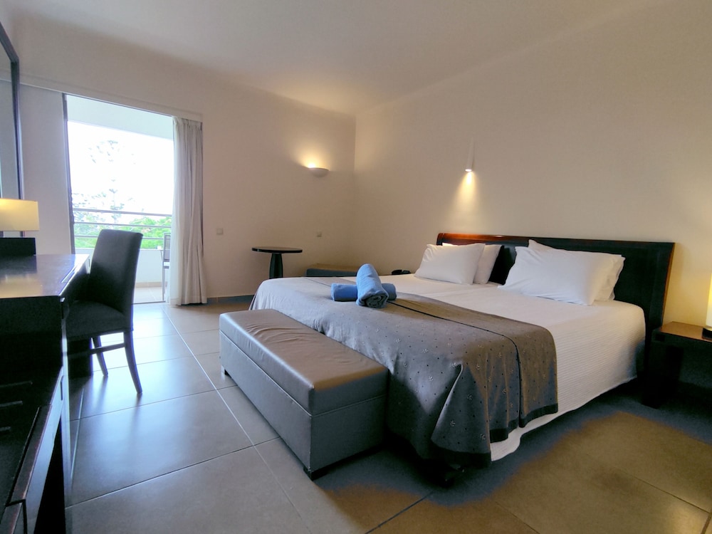 Apollonia Beach Resort & Spa — Hotel rooms in Gazi
