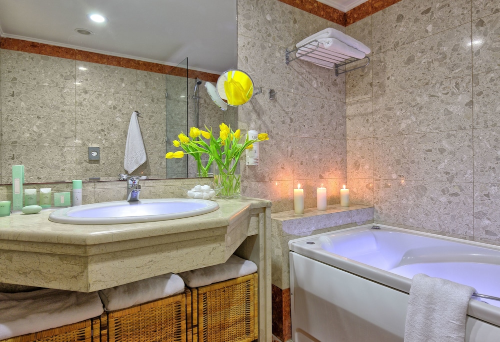 Apollonia Beach Resort & Spa — Hotel rooms in Gazi