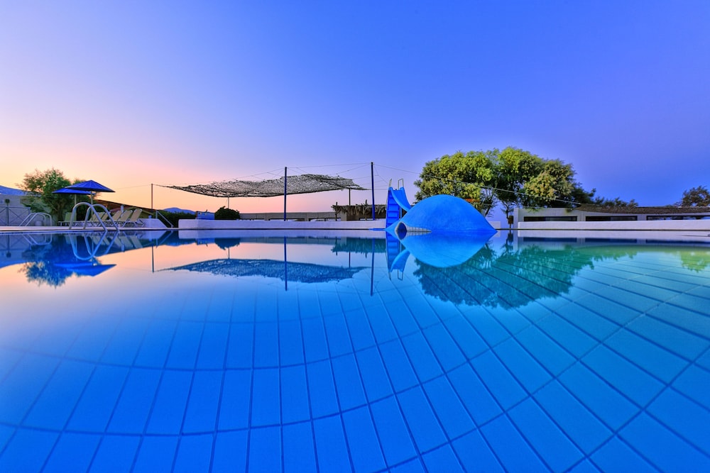 Apollonia Beach Resort & Spa — Swimming pool in Gazi