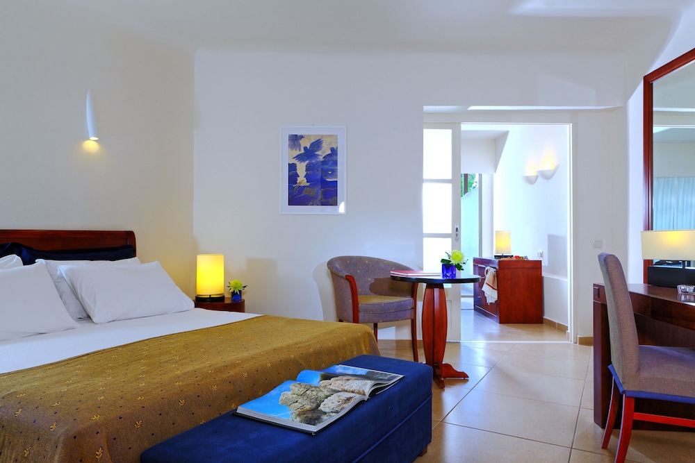 Apollonia Beach Resort & Spa — Hotel rooms in Gazi
