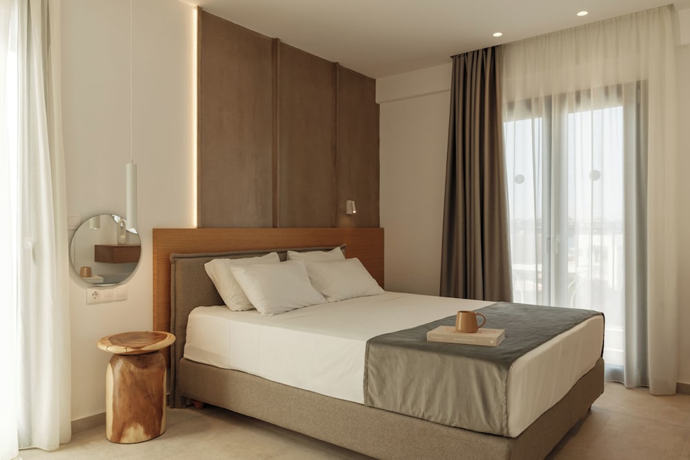 Nami Hotel & Suites — Hotel rooms in Stalida