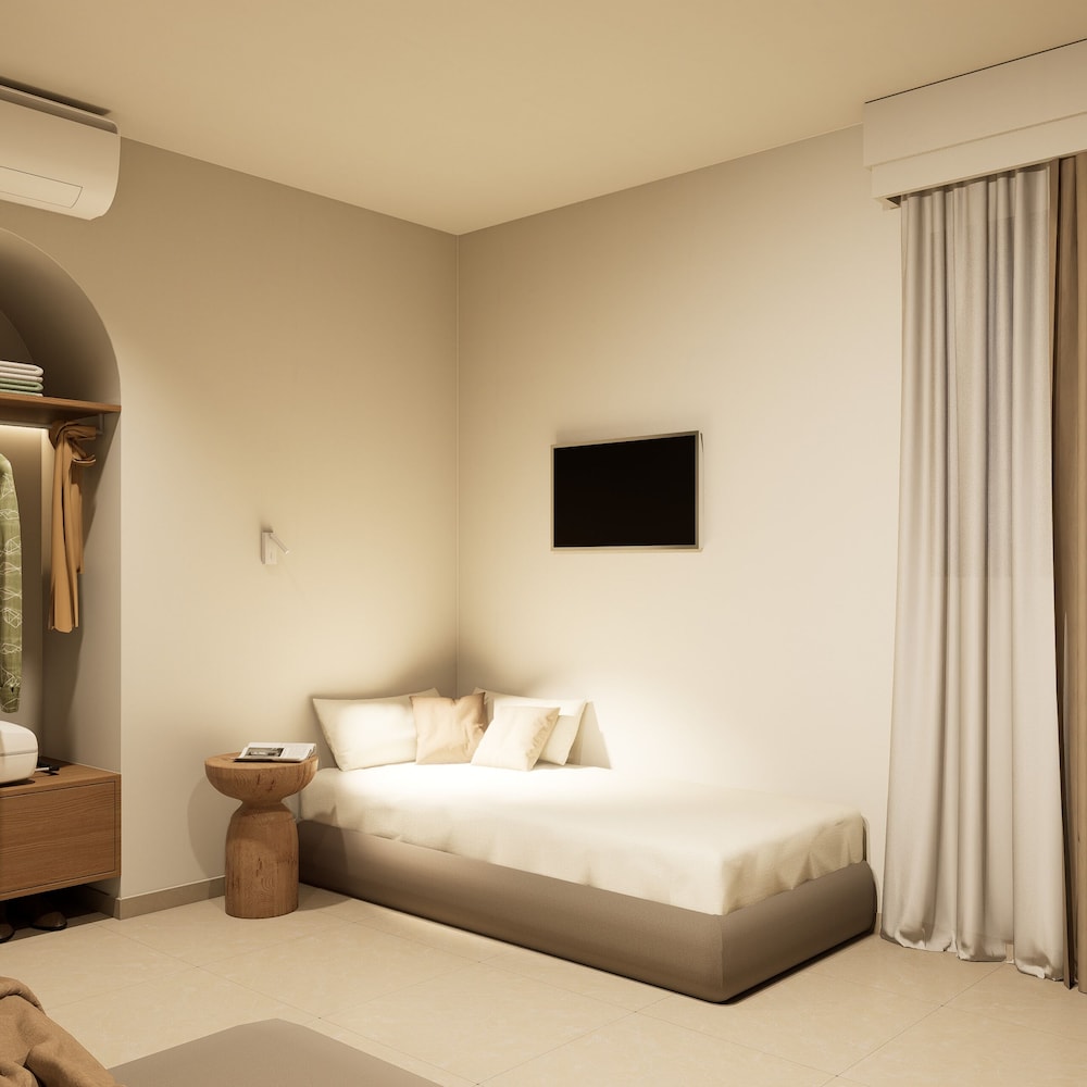 Nami Hotel & Suites — Hotel rooms in Stalida