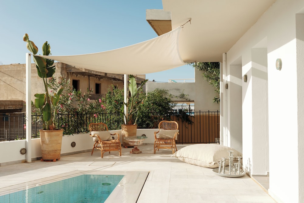Nami Hotel & Suites — Swimming pool in Stalida