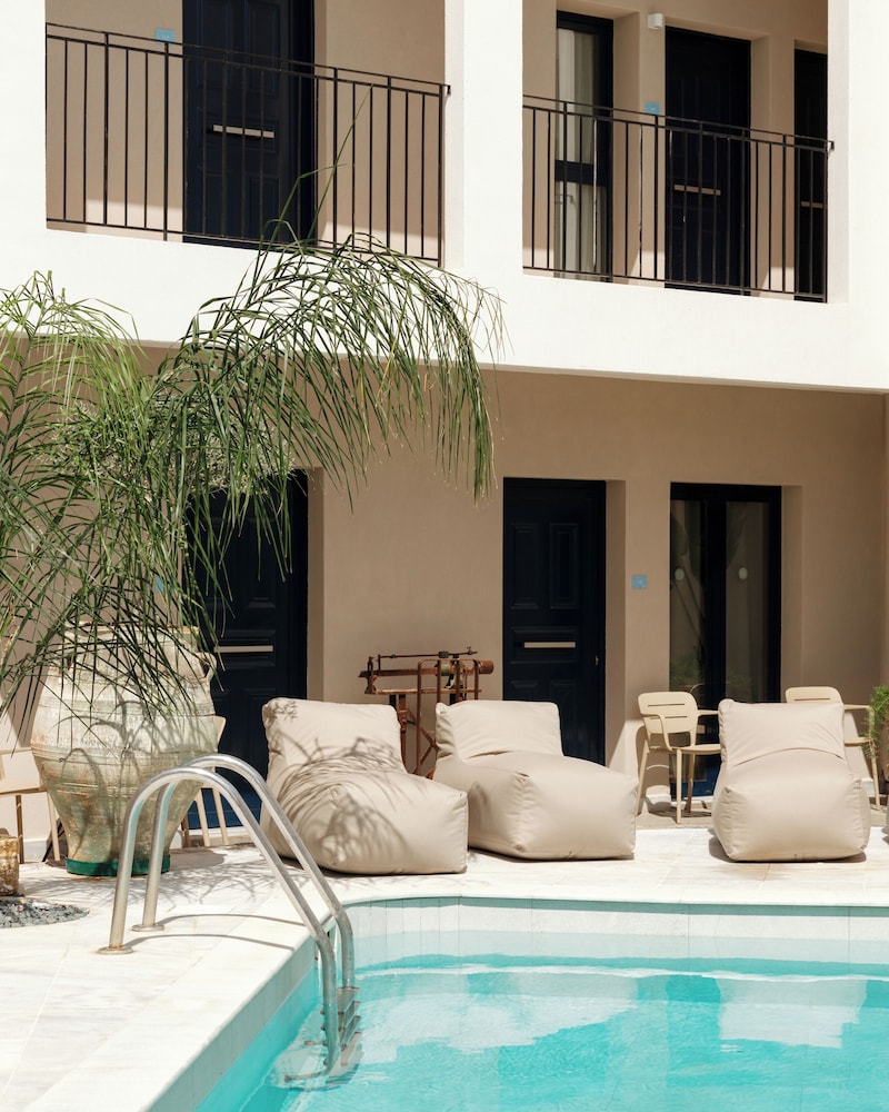 Nami Hotel & Suites — Swimming pool in Stalida