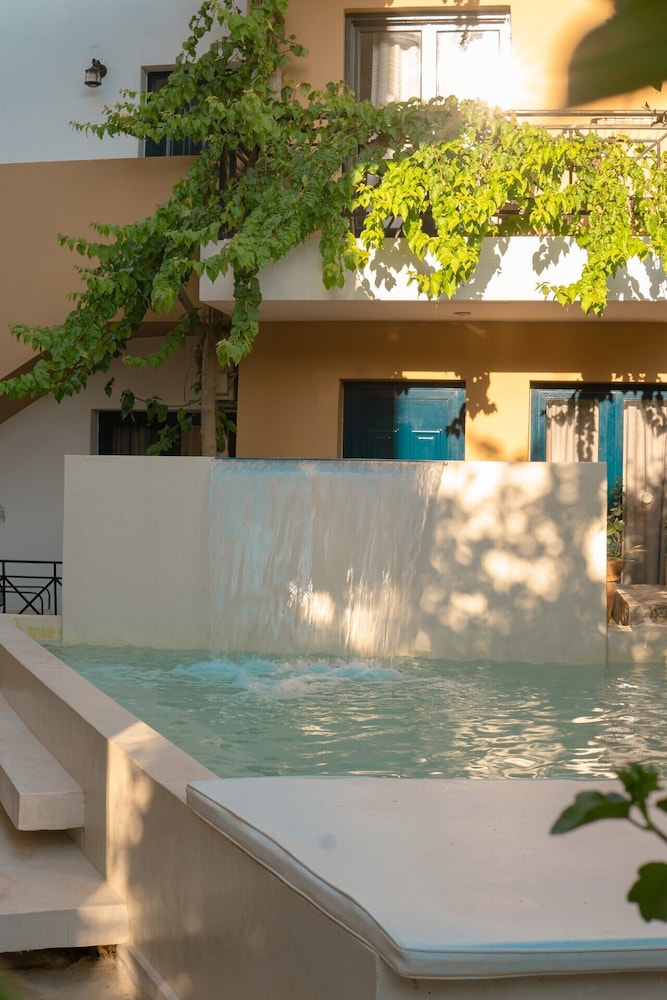 Nami Hotel & Suites — Swimming pool in Stalida