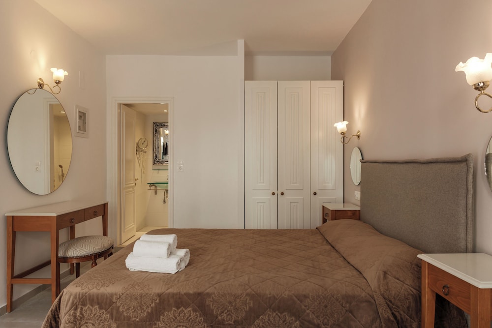 Nami Hotel & Suites — Hotel rooms in Stalida