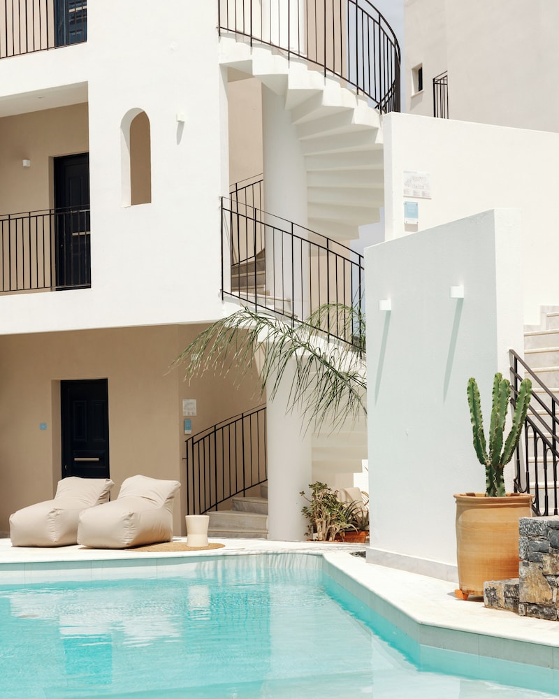 Nami Hotel & Suites — Hotel building in Stalida