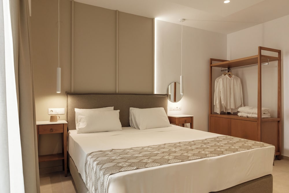 Nami Hotel & Suites — Hotel rooms in Stalida