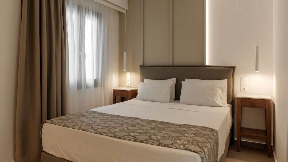 Nami Hotel & Suites — Hotel rooms in Stalida