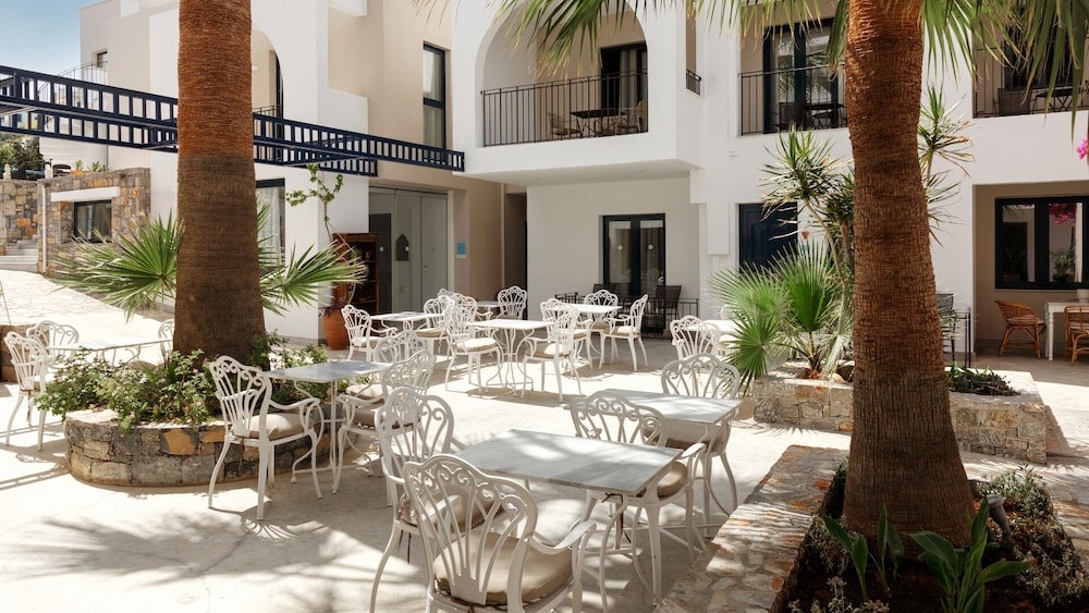 Nami Hotel & Suites — Restaurant & bars in Stalida