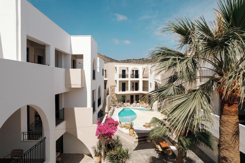 Nami Hotel & Suites — Swimming pool in Stalida