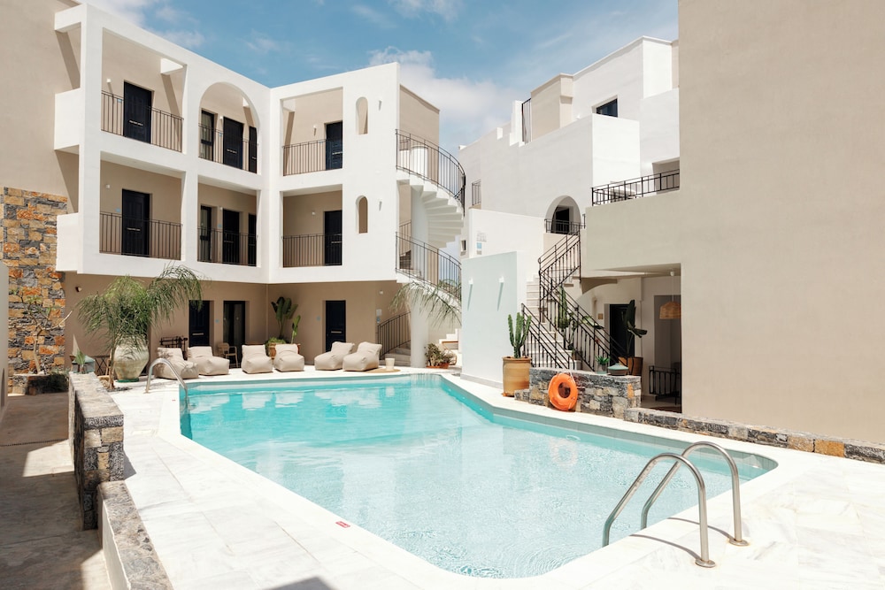 Nami Hotel & Suites