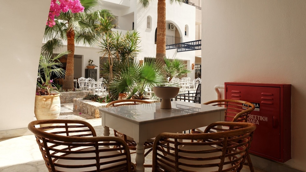 Nami Hotel & Suites — Restaurant & bars in Stalida