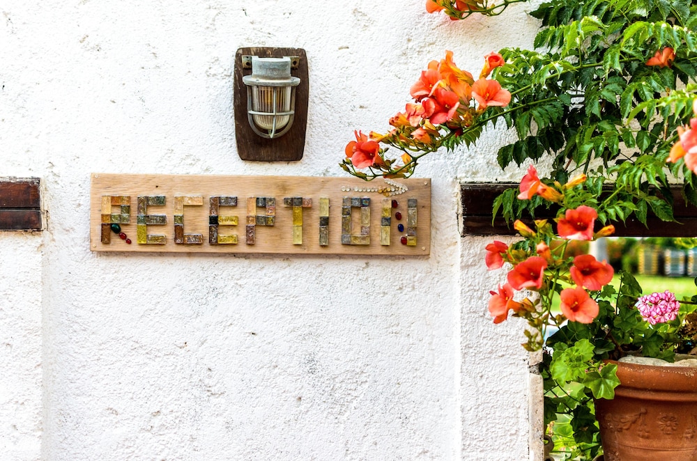 Classic Apartments — Hotel building in Hersonissos