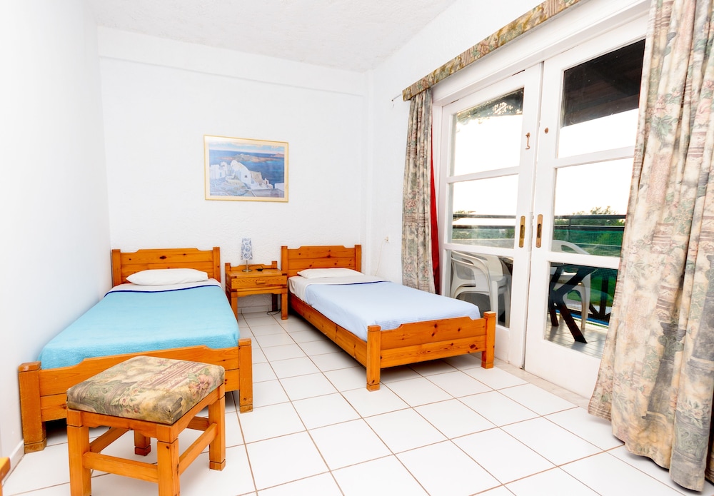 Classic Apartments — Hotel rooms in Hersonissos