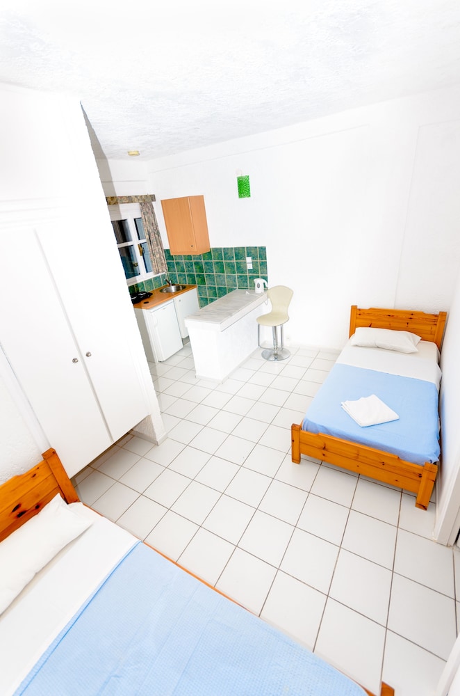 Classic Apartments — Hotel rooms in Hersonissos